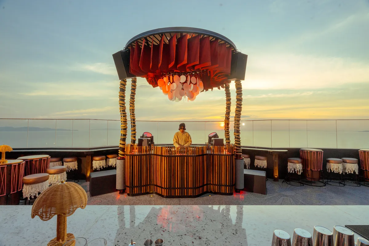 Skybar Area View