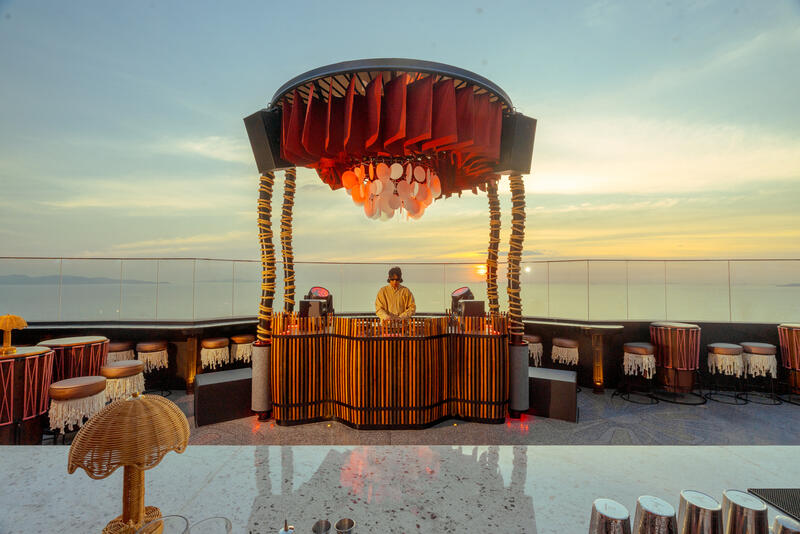 ZAMĀ Skybar